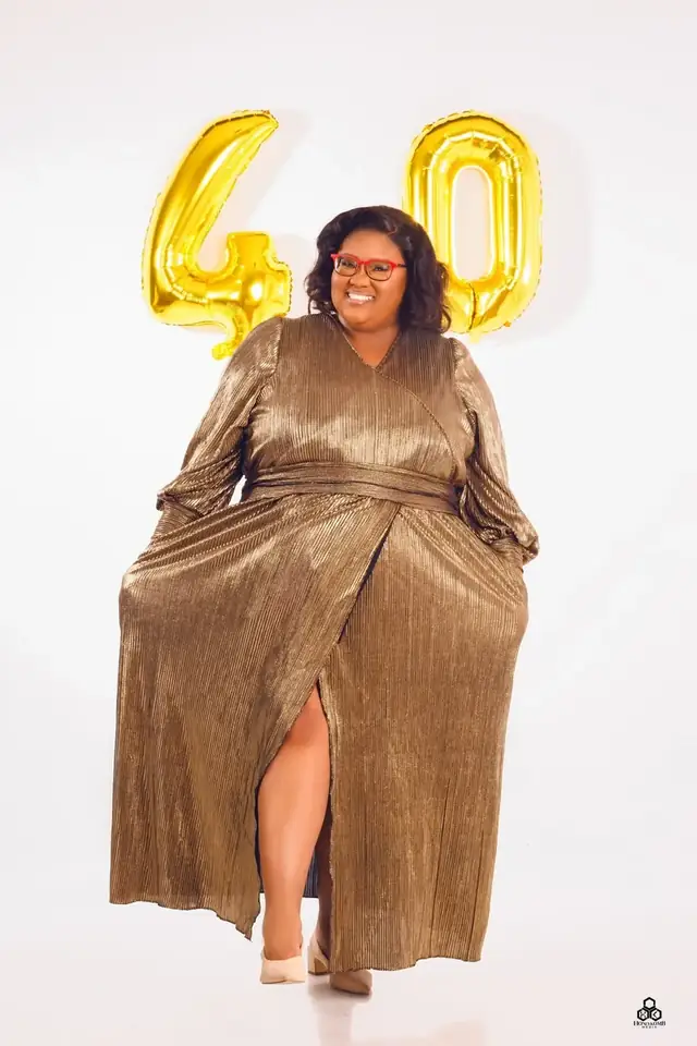 Fortieth-birthday shoot in gold