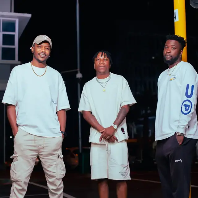 Artists on a Cape Town street at night